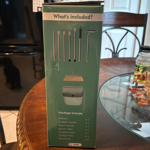 Brand New Broom and dustpan Set - Picture 2 of 3